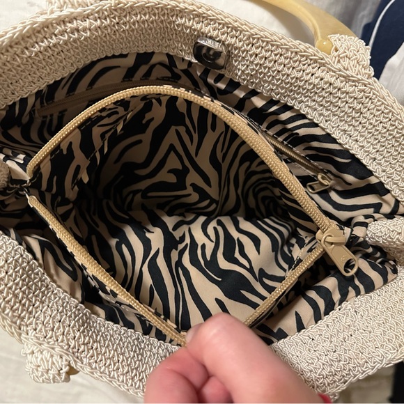 NWOT Liz Claiborne Cream Knit Bag - Picture 4 of 6